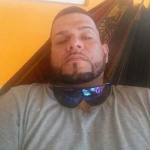 Meet your Posher, Javier